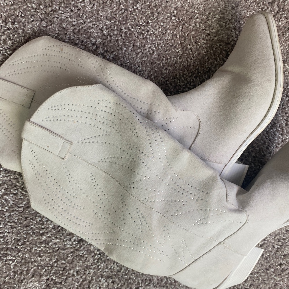 Cream bling cowgirl cowboy boots